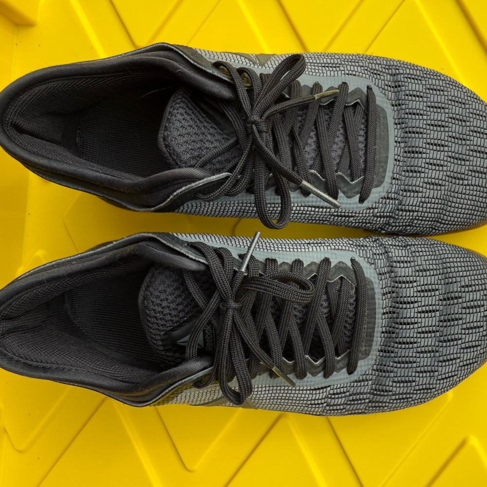 Reebok nano 8.0 women’s size 8 black and gum